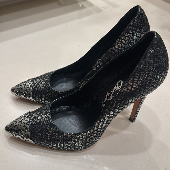 Alice + Olivia Shoes - Alice and olivia high heels size 37 EUC fits like a 6